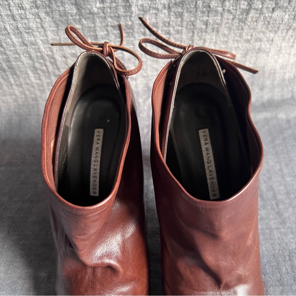 Vera Wang Lavender Leather Ankle Boots Sz 7.5 Brown Made in Italy Heels Lace - Picture 5 of 14